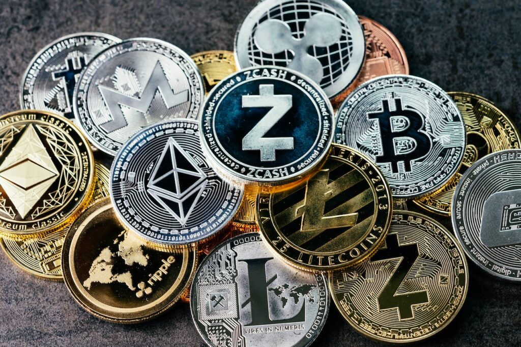 What are altcoins in simple words